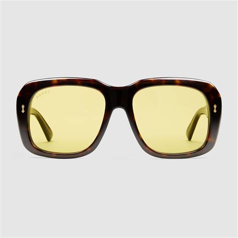 Rectangular sunglasses in yellow gold